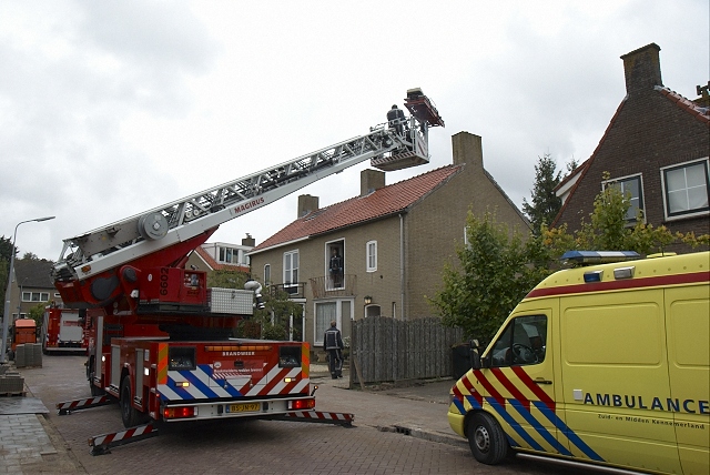 2010/233/GB 20100910 003 Leeuwenhoekstraat afhijsen.jpg